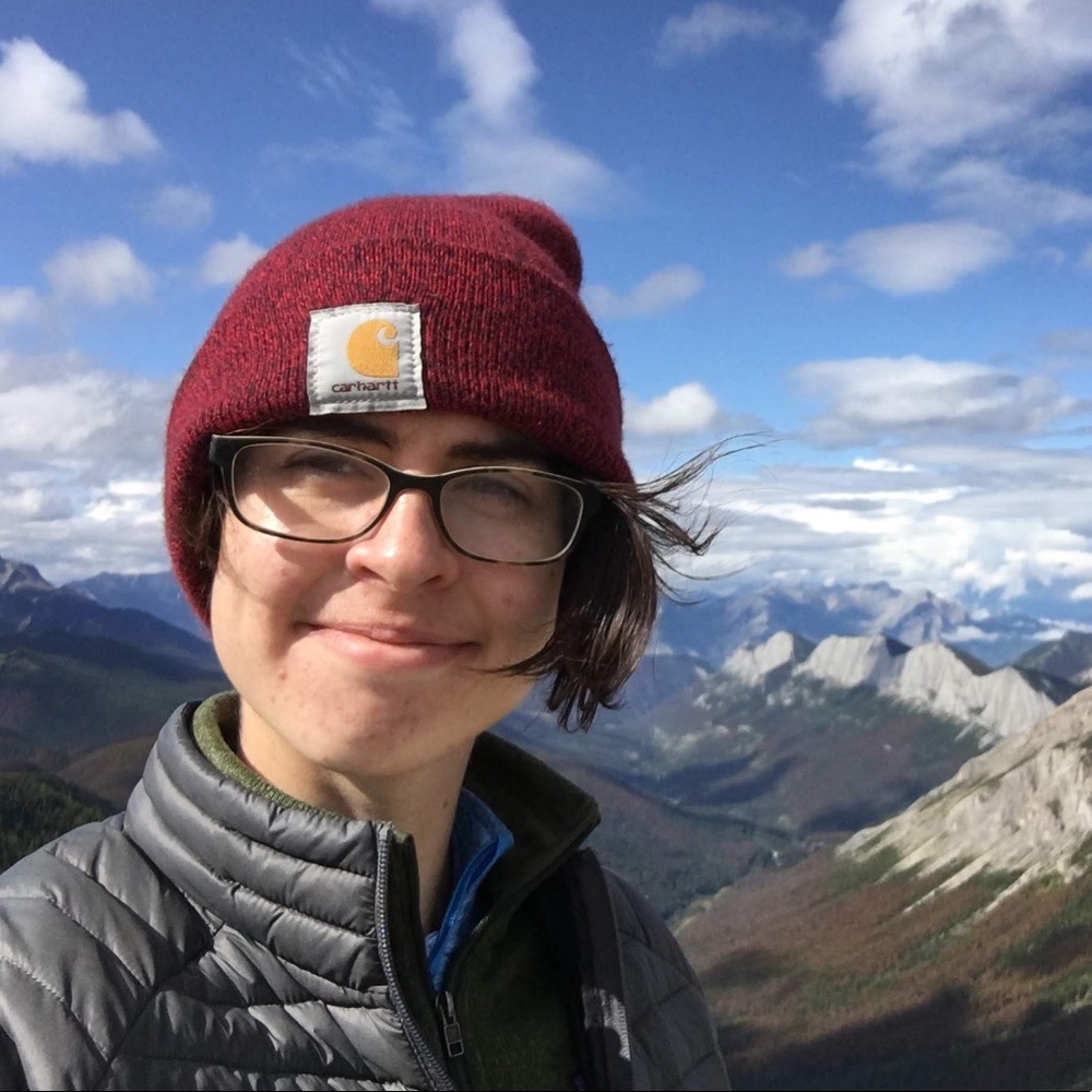 Meet your Posher, Thea